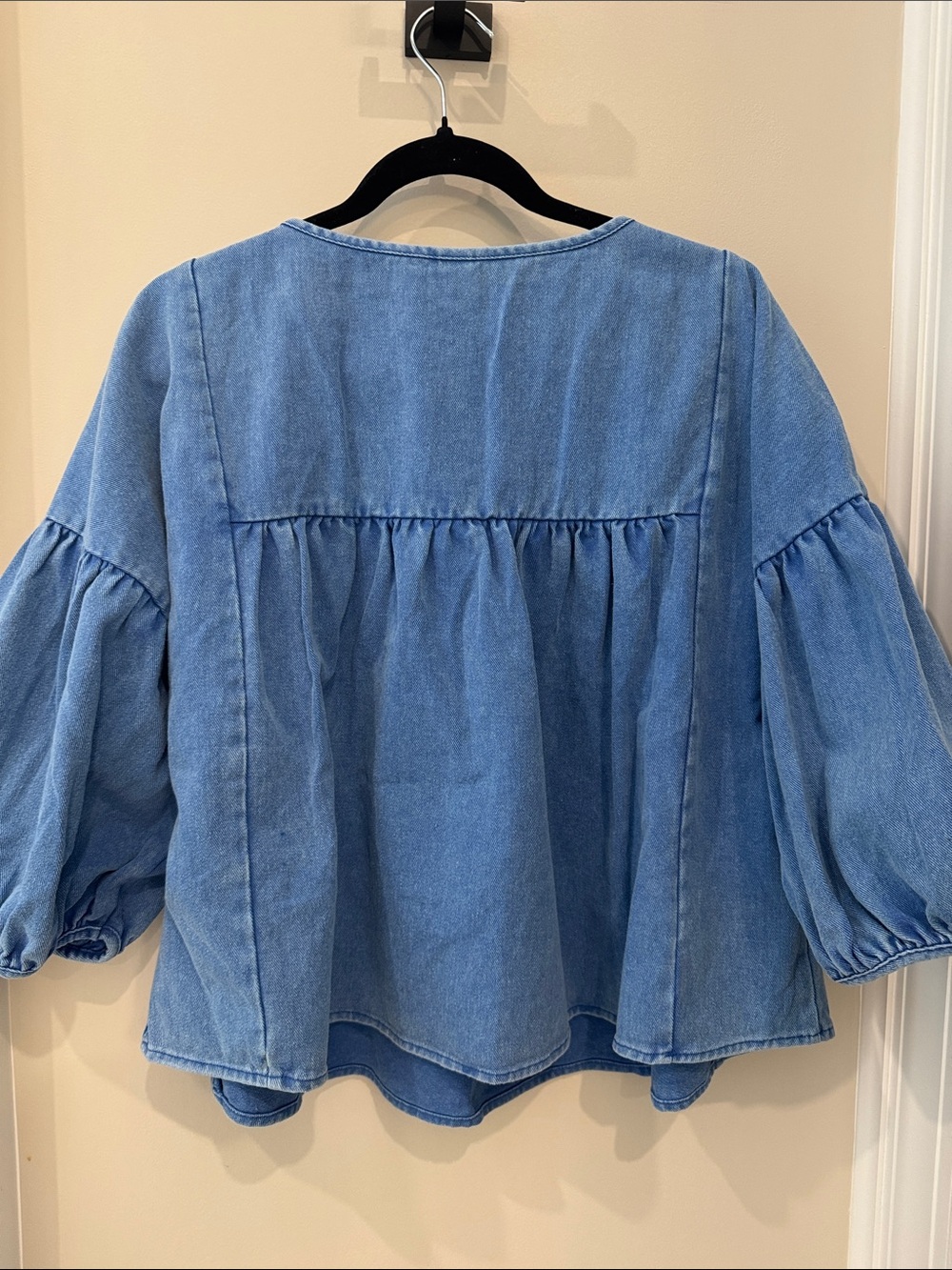 Women's Blue Denim Balloon-Sleeve Top - Picture 2 of 2